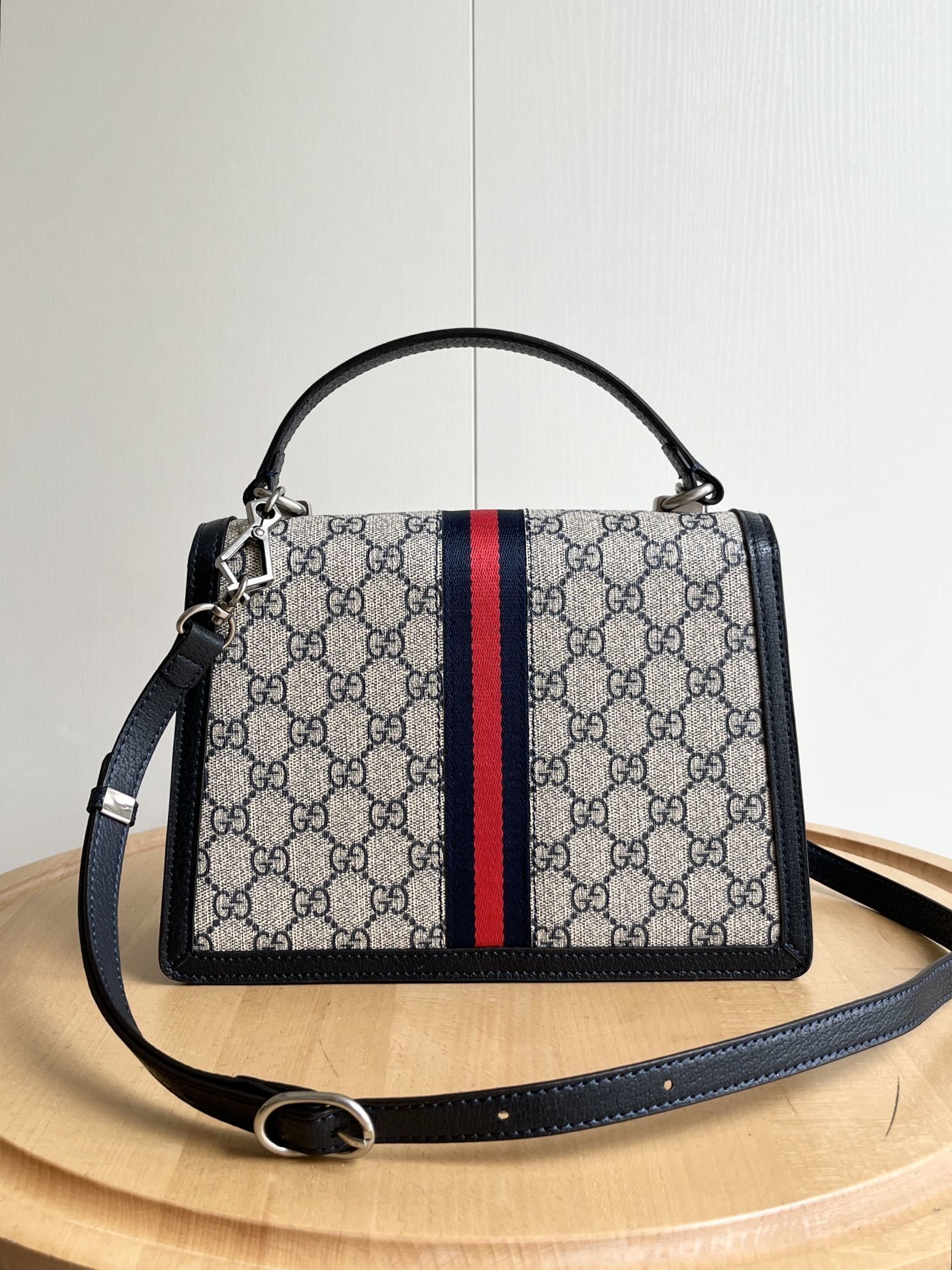 Luxury Gucci Handbag 651055.1 Luxury Gucci Handbag 651055.1