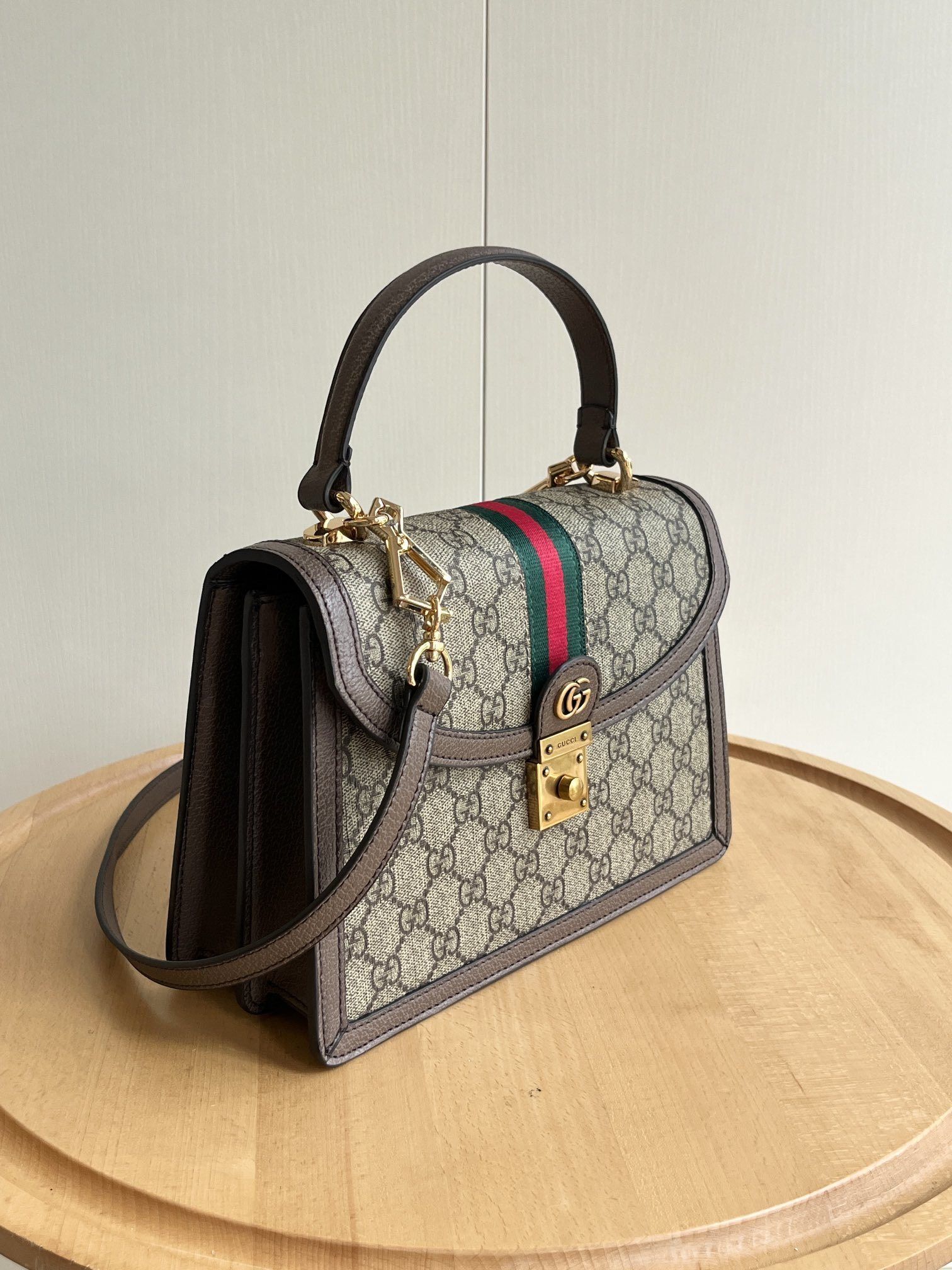Luxury Gucci Handbag 651055.1 Luxury Gucci Handbag 651055.1