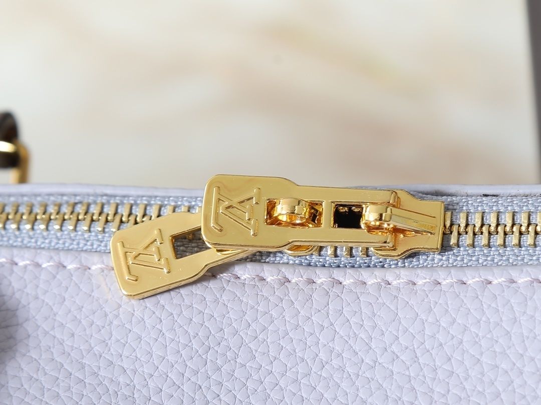 Luxury LV Handbag M26037-M26451 Luxury LV Handbag M26037-M26451