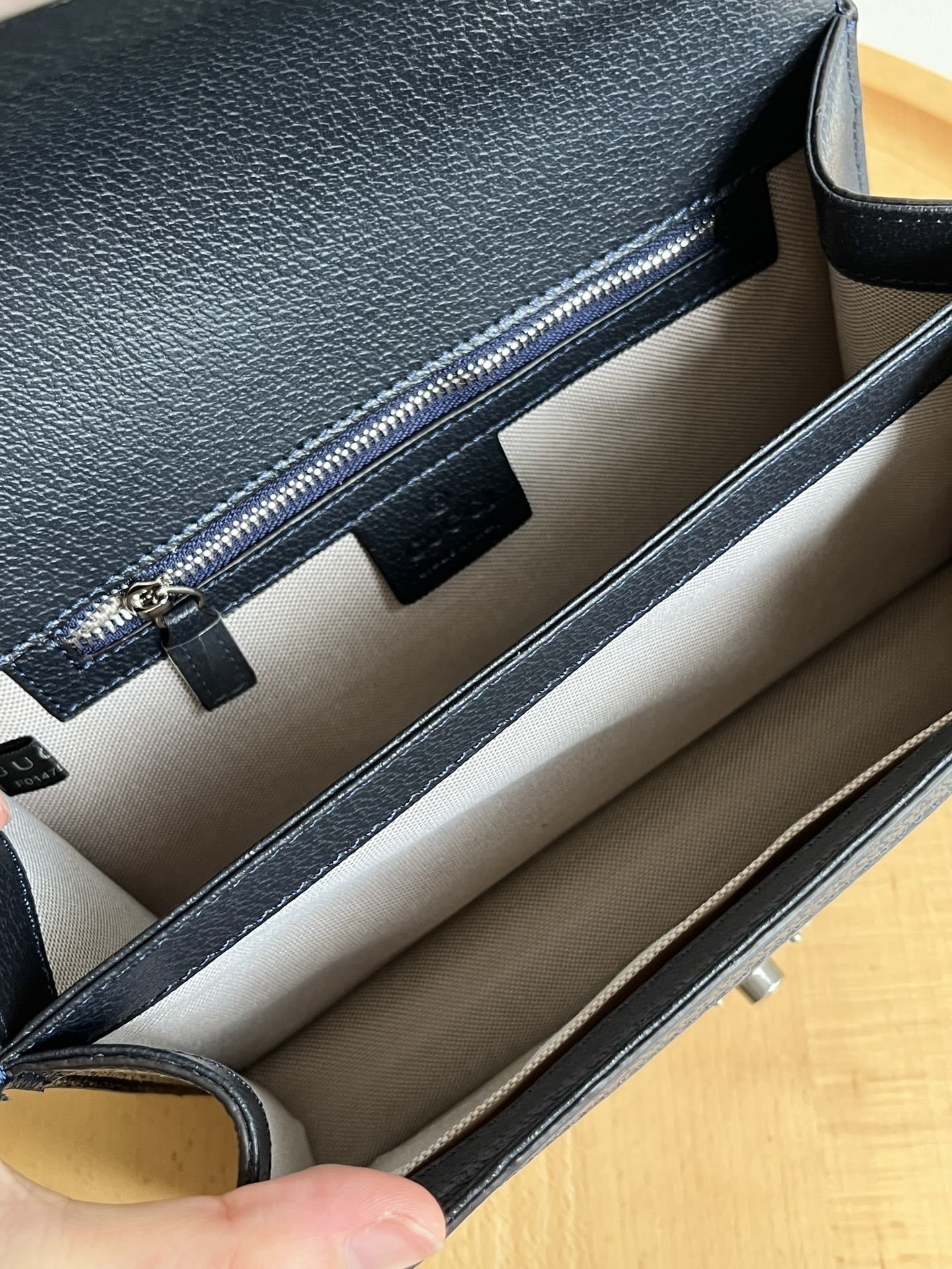 Luxury Gucci Handbag 651055.1 Luxury Gucci Handbag 651055.1