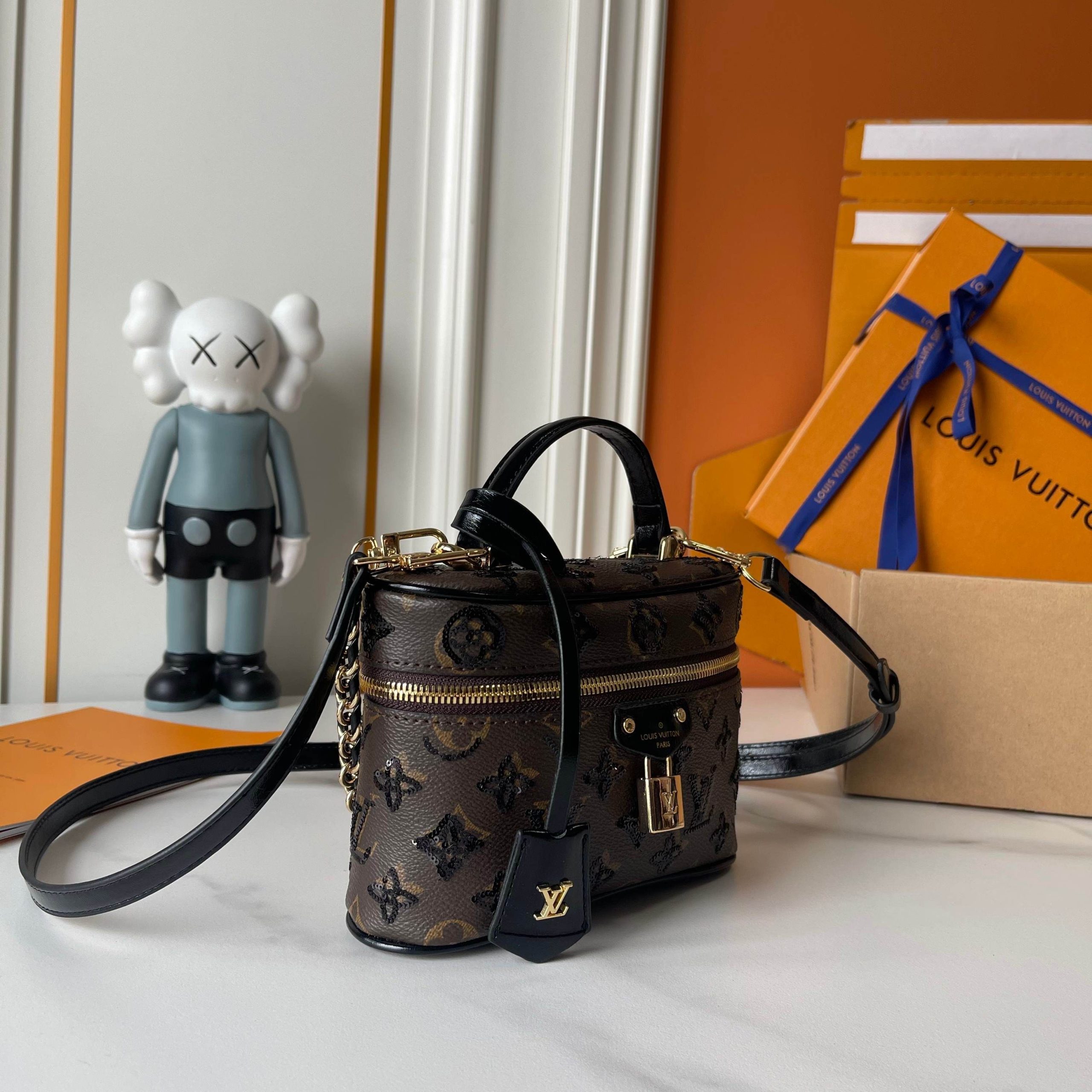 Luxury LV Handbag M85634-M27049 Luxury LV Handbag M85634-M27049