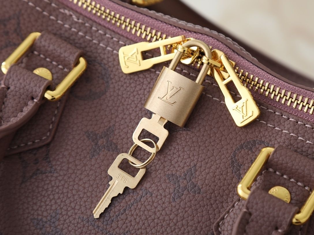 Luxury LV Handbag M47186-M11323-M40390 Luxury LV Handbag M47186-M11323-M40390