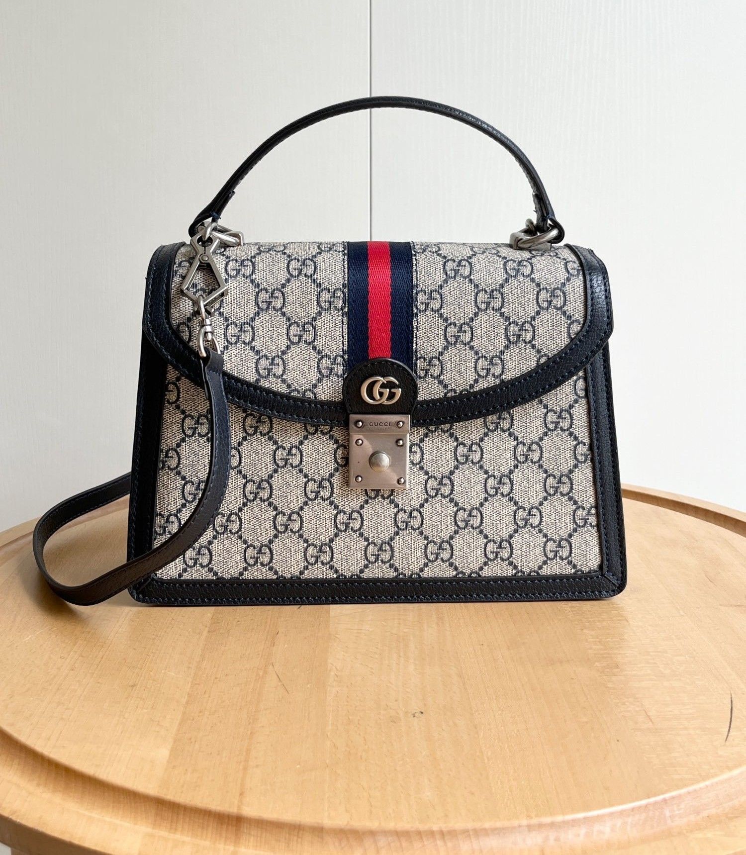 Luxury Gucci Handbag 651055.1 Luxury Gucci Handbag 651055.1