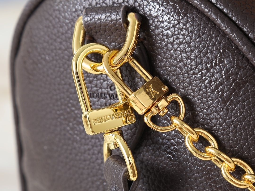 Luxury LV Handbag M47186-M11323-M40390 Luxury LV Handbag M47186-M11323-M40390