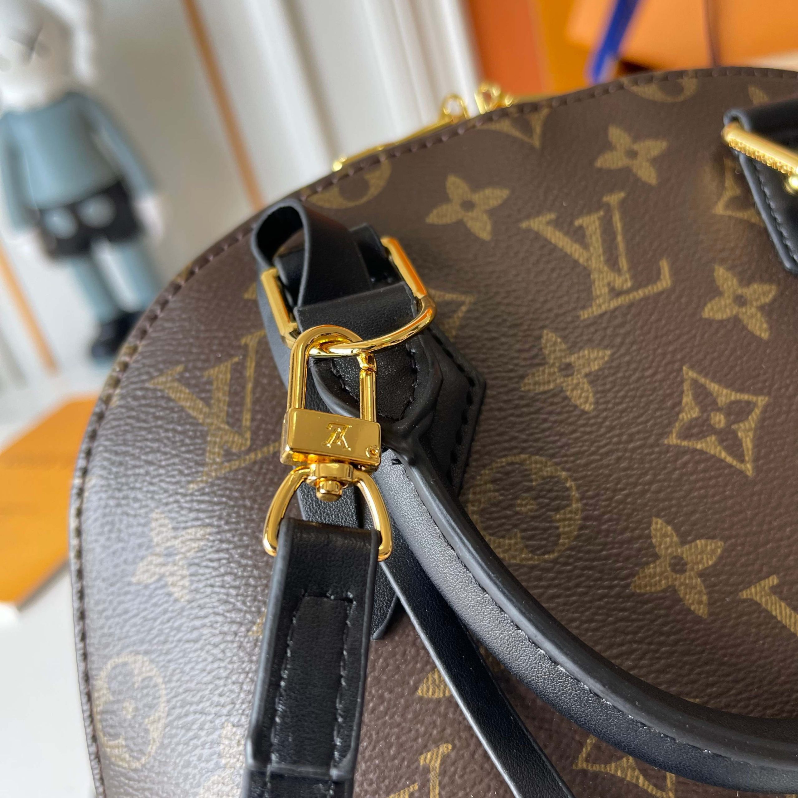 Luxury LV Handbag M27812-M28032 Luxury LV Handbag M27812-M28032