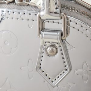 Luxury LV Handbag M26335-M82717 9 cb5aea8c result