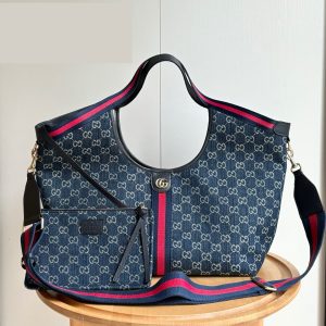 Luxury Gucci Handbag 853971.2