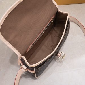 Luxury LV Handbag M42250