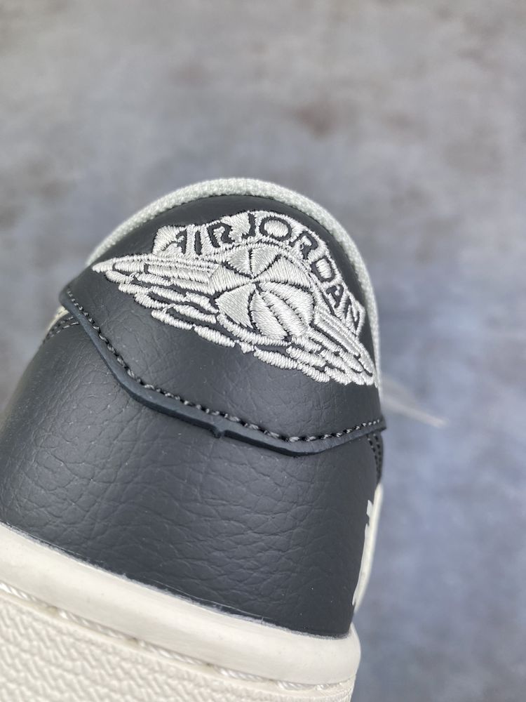 AJ 1 Low x Travis Scott x BUR ‘Sail Black’ AJ3288 AJ 1 Low x Travis Scott x BUR ‘Sail Black’ AJ3288