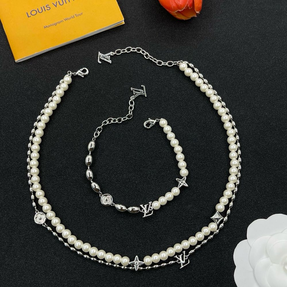 New Arrival LV Necklace 099