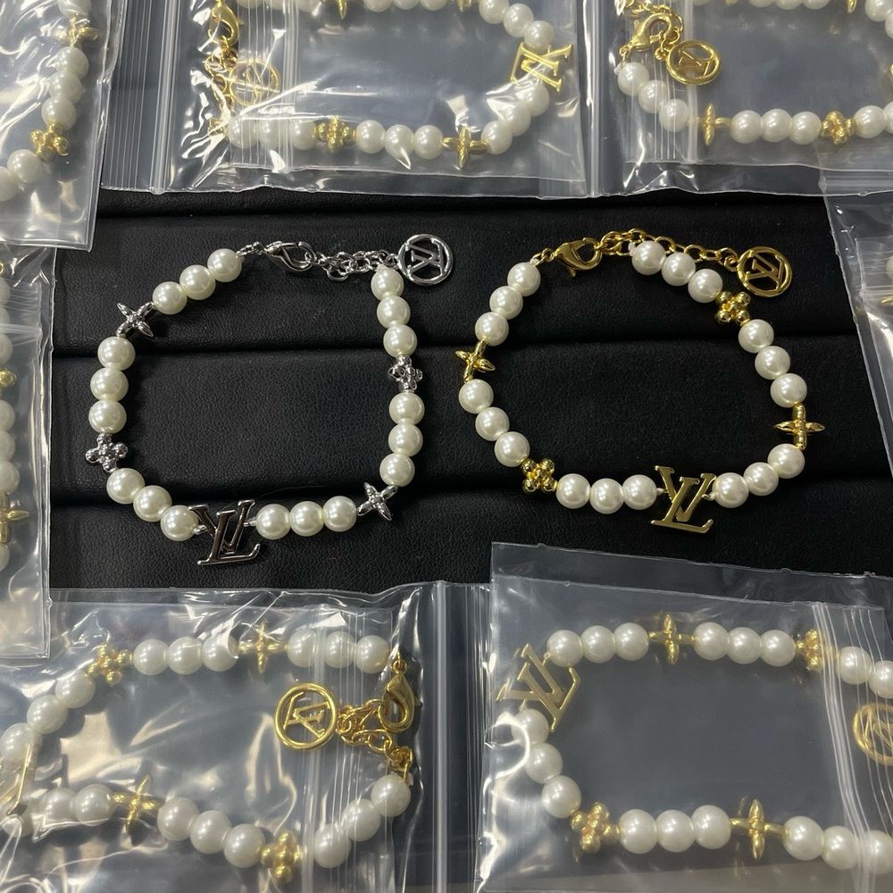 New Arrival LV Bracelet 182