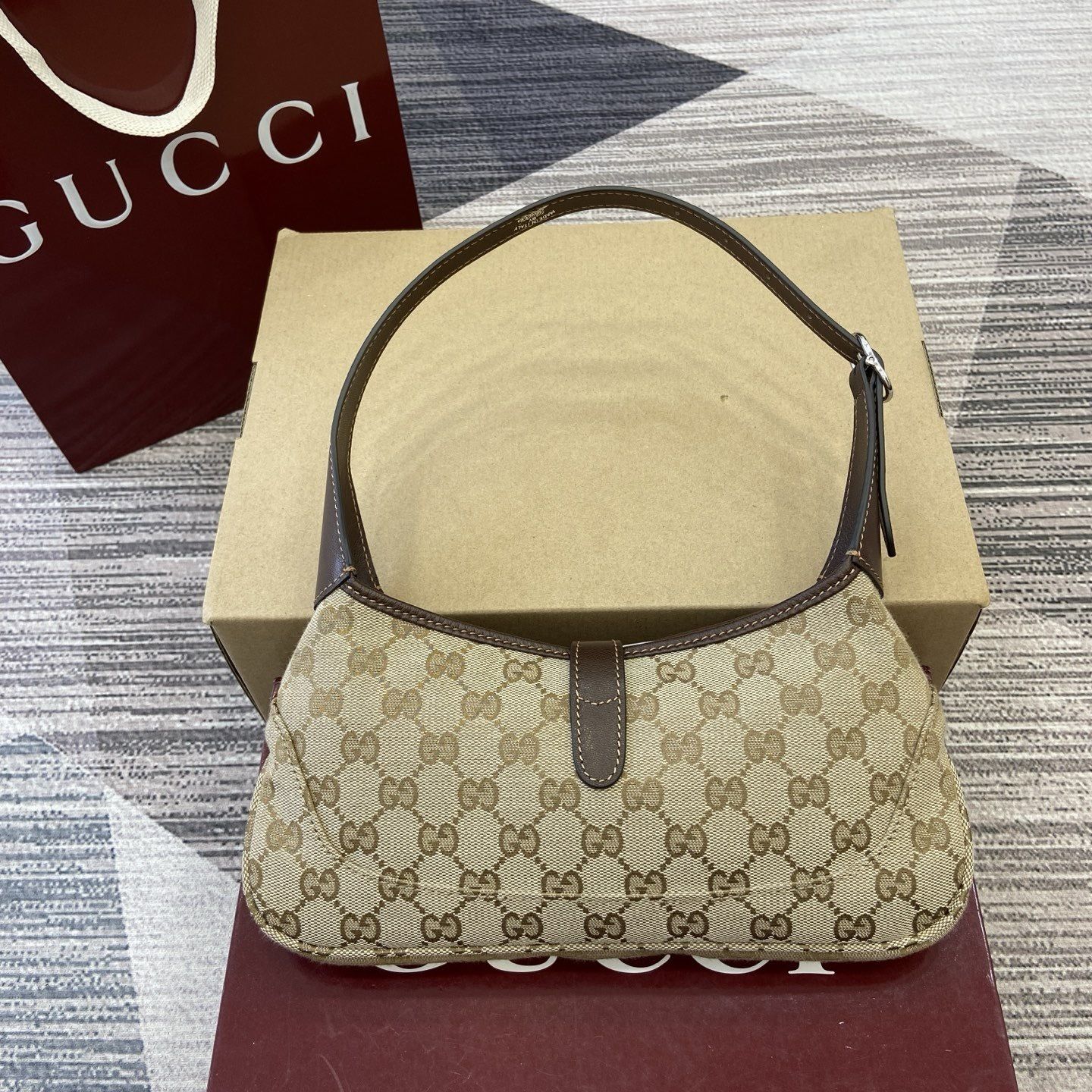 GG Jackie Slim Small Shoulder Bag 863137-1 GG Jackie Slim Small Shoulder Bag 863137-1