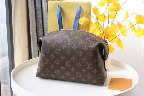 LV Cosmetic Pouch GM Monogram Canvas for Women M46458 PA LV Cosmetic Pouch GM Monogram Canvas for Women M46458 PA