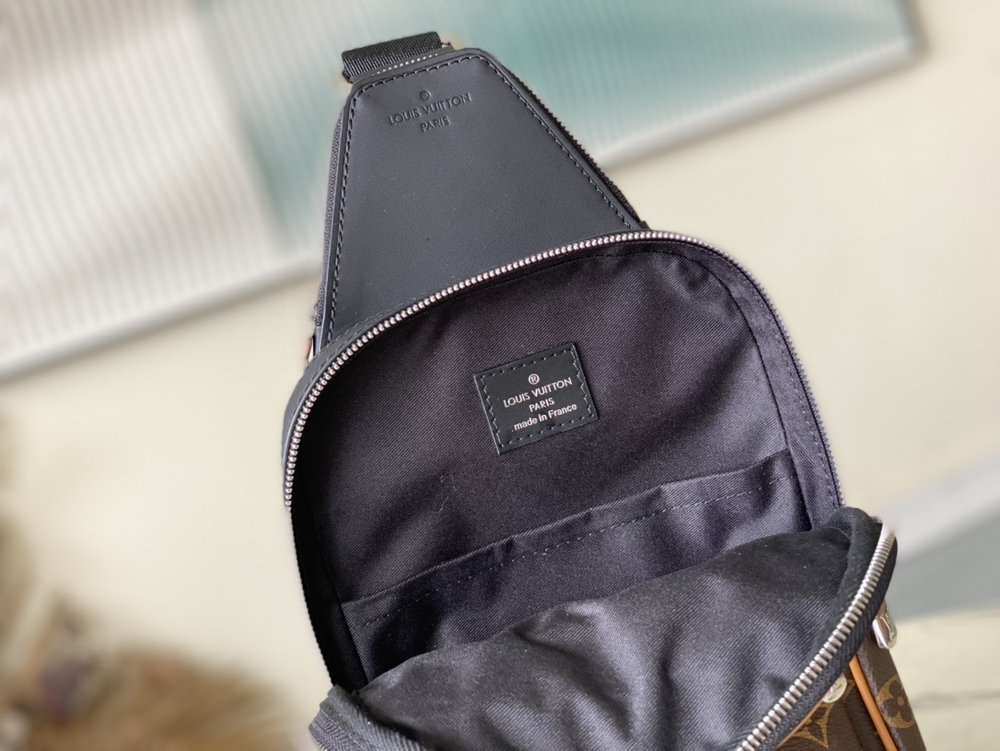 LV Avenue Sling Bag in Monogram Canvas for Men LV Avenue Sling Bag in Monogram Canvas for Men