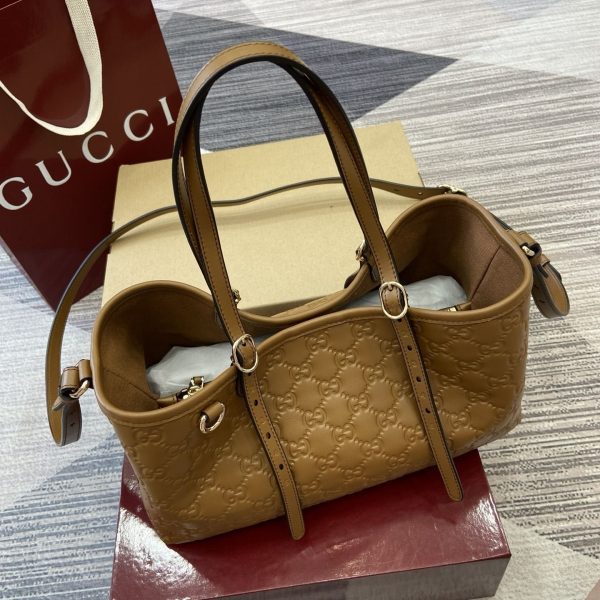 GG Emblem Medium Tote Bag 815214-1 QA