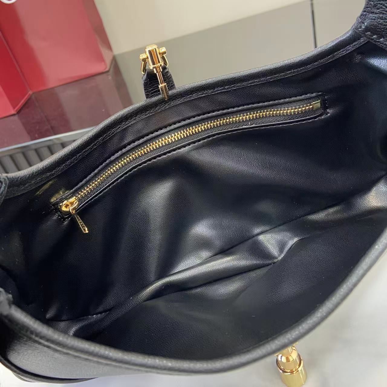 GG Jackie Slim Small Shoulder Bag 863137 GG Jackie Slim Small Shoulder Bag 863137