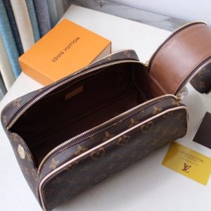 LV King Size Toiletry Monogram Canvas For Men, Travel Bags M47528 2 6efefeed result