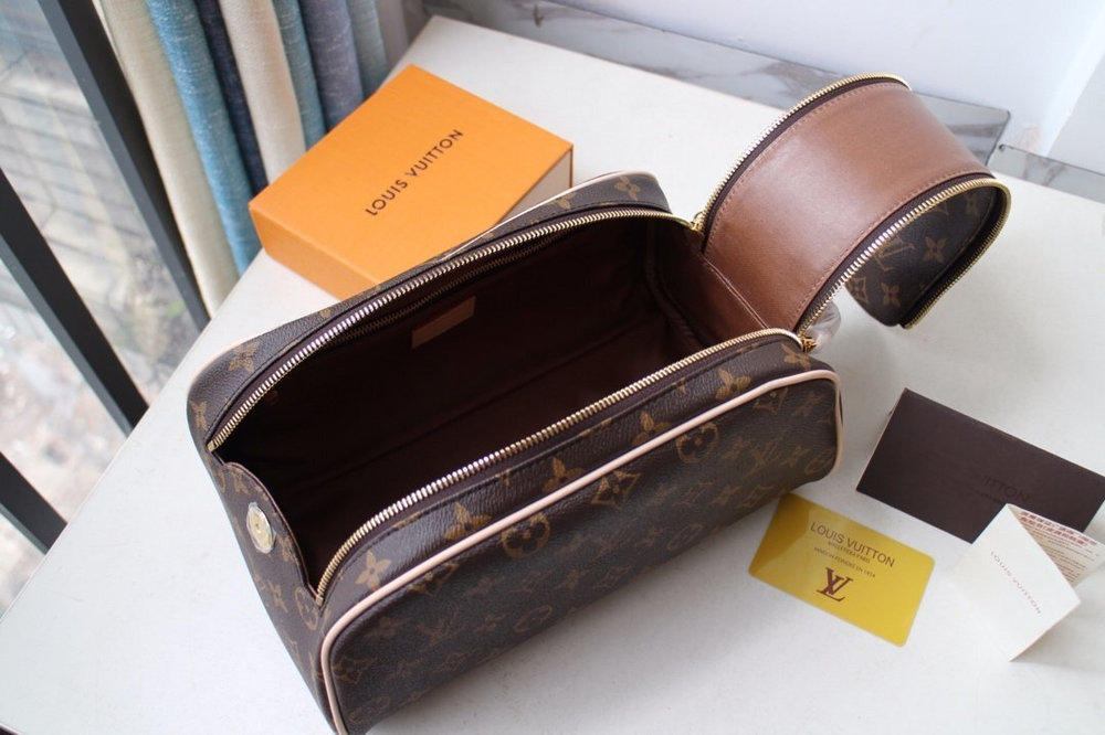 LV King Size Toiletry Monogram Canvas For Men, Travel Bags M47528 LV King Size Toiletry Monogram Canvas For Men, Travel Bags M47528