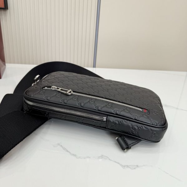 GG Emblem Small Crossbody Bag 862915 QA