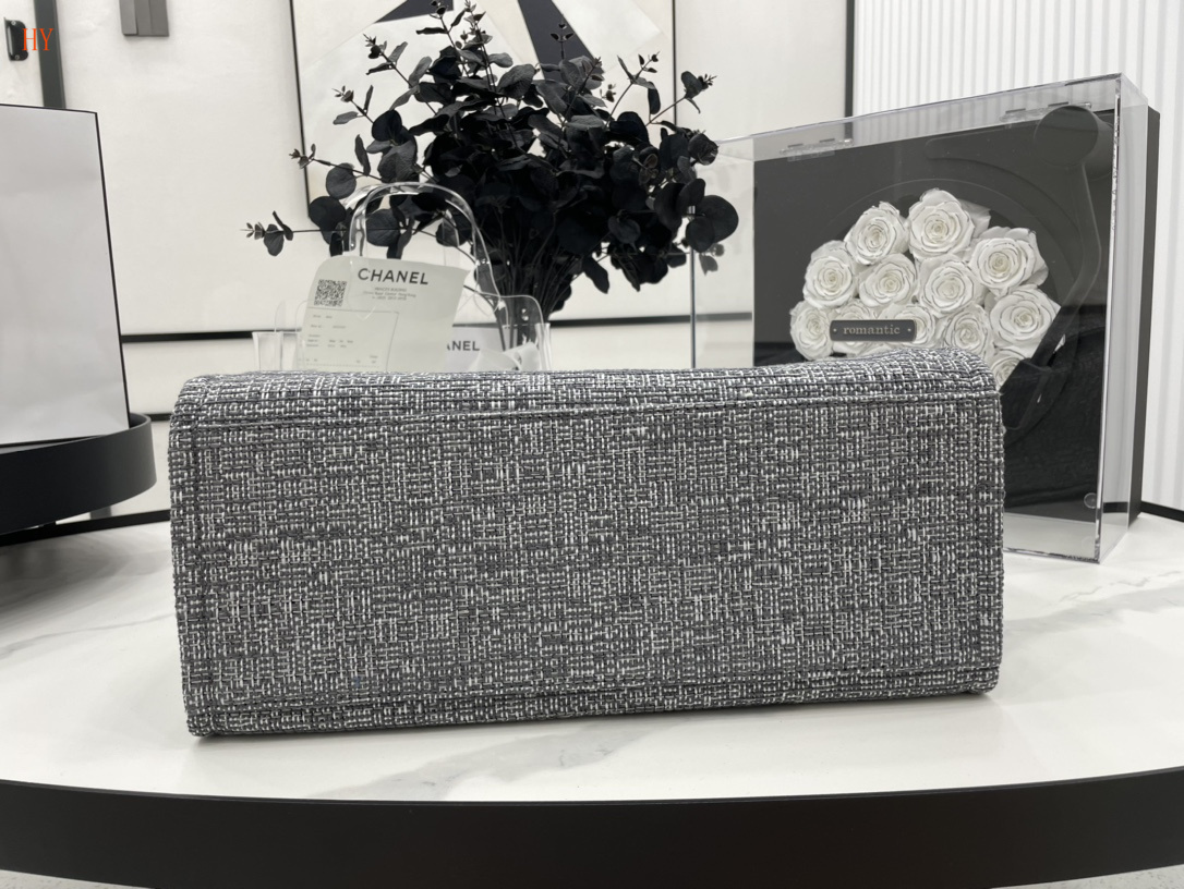 CN Deauville Tote Bag in Raffia Canvas, Black/White for Women CN Deauville Tote Bag in Raffia Canvas, Black/White for Women