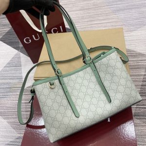 GG Emblem Medium Tote Bag 815214-3 3 81dfecb5