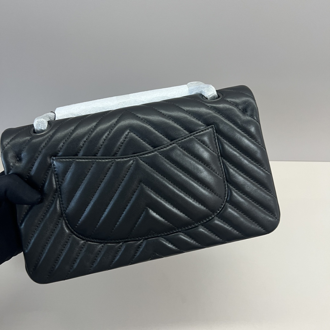 CN Chevron Classic Handbag Black Hardware Black For Women CN Chevron Classic Handbag Black Hardware Black For Women