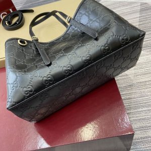 GG Emblem Medium Tote Bag 815214-1