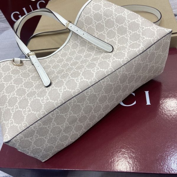 GG Emblem Medium Tote Bag 815214 QA