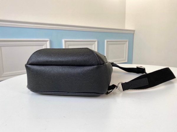 LV Avenue Sling Bag Taiga Black For Men M30443 PA LV Avenue Sling Bag Taiga Black For Men M30443 PA