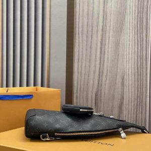 LV Duo Slingbag Black For Men M30936 3 Duo M30936E9BB91E88AB120x42x6cm gf 3 1752614 result
