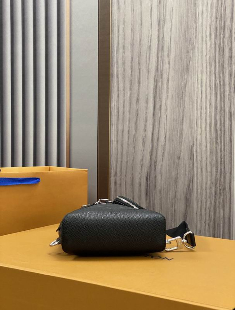 LV Duo Slingbag Black For Men M30936 LV Duo Slingbag Black For Men M30936