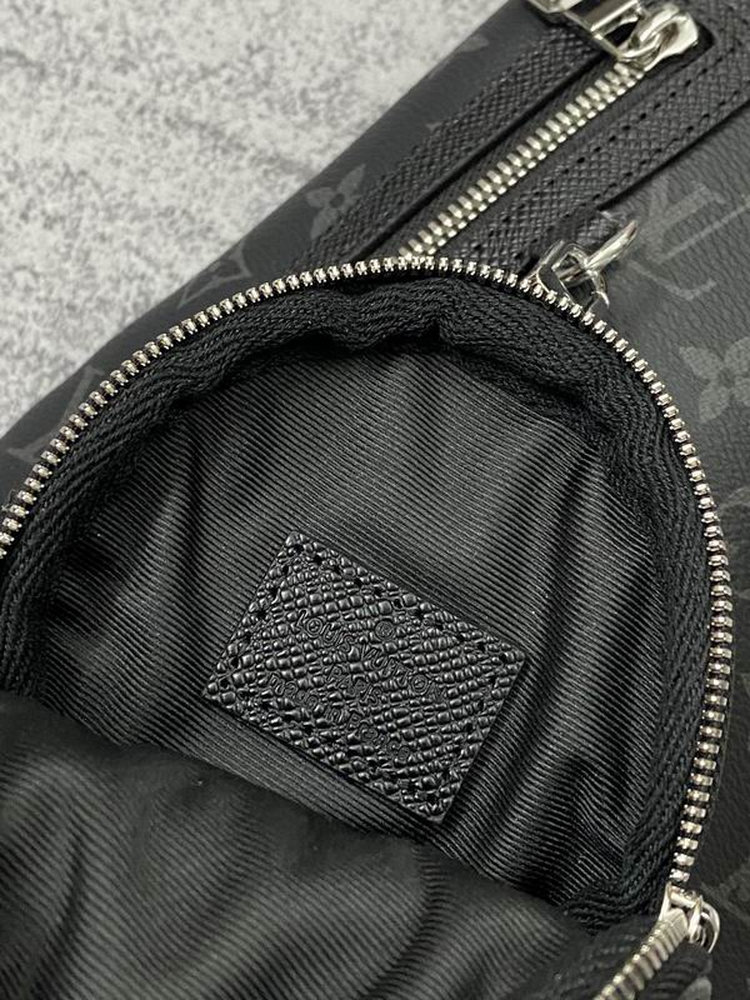 LV Duo Slingbag Black For Men M30936 LV Duo Slingbag Black For Men M30936