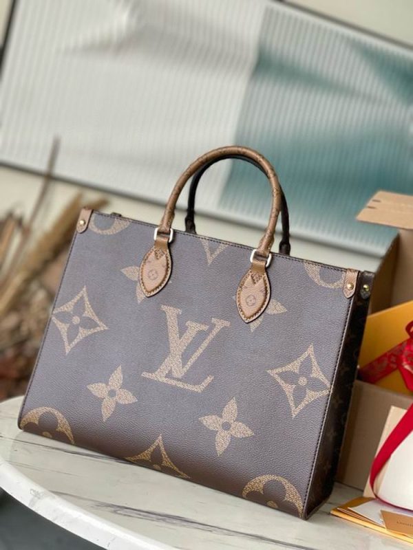 LV OnTheGo MM Monogram And Monogram Reverse Canvas For Women, Shoulder Bags M45321 PA LV OnTheGo MM Monogram And Monogram Reverse Canvas For Women, Shoulder Bags M45321 PA