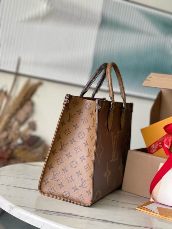 LV OnTheGo MM Monogram And Monogram Reverse Canvas For Women, Shoulder Bags M45321 PA LV OnTheGo MM Monogram And Monogram Reverse Canvas For Women, Shoulder Bags M45321 PA