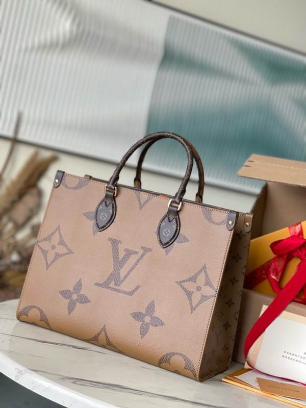 LV OnTheGo MM Monogram And Monogram Reverse Canvas For Women, Shoulder Bags M45321 PA LV OnTheGo MM Monogram And Monogram Reverse Canvas For Women, Shoulder Bags M45321 PA