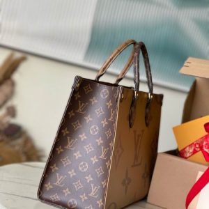 LV OnTheGo MM Monogram And Monogram Reverse Canvas For Women, Shoulder Bags M45321 5 M45321 35X27X14cm YG 5 1688146 result