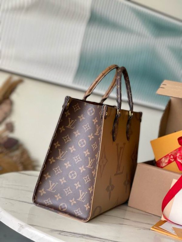 LV OnTheGo MM Monogram And Monogram Reverse Canvas For Women, Shoulder Bags M45321 PA LV OnTheGo MM Monogram And Monogram Reverse Canvas For Women, Shoulder Bags M45321 PA