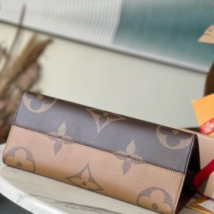 LV OnTheGo MM Monogram And Monogram Reverse Canvas For Women, Shoulder Bags M45321 6 M45321 35X27X14cm YG 6 1688145 result