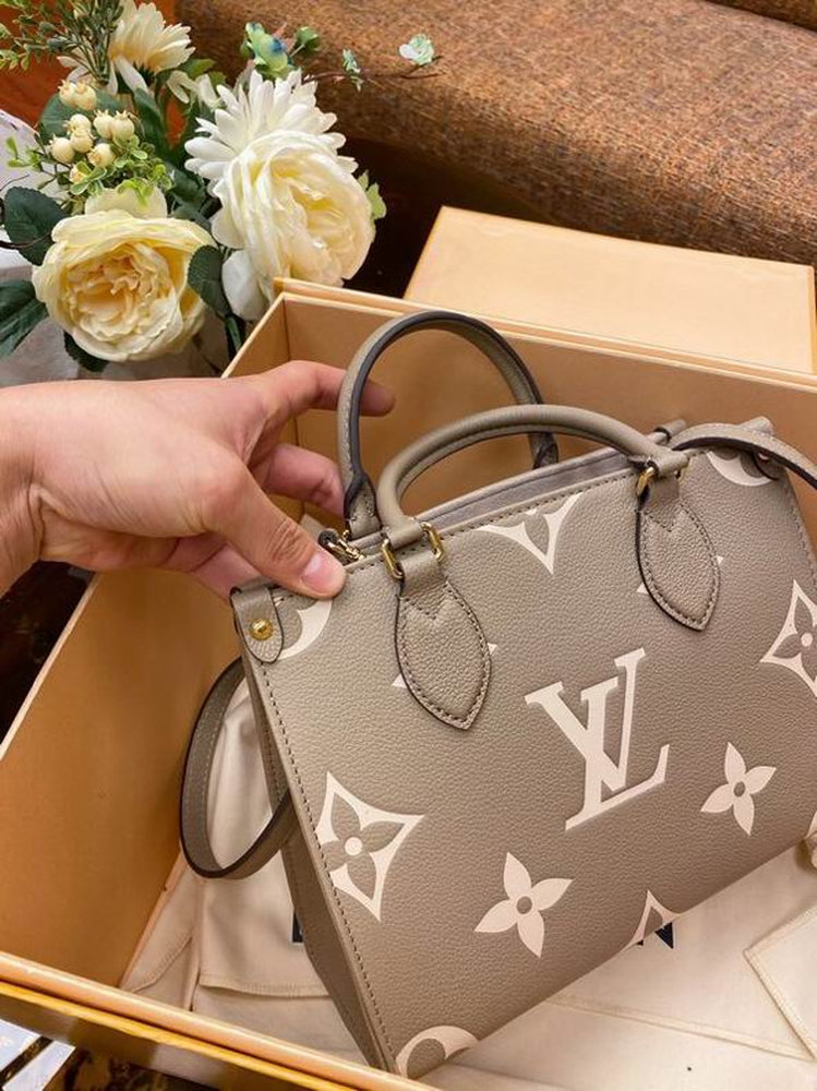 LV OnTheGo PM Bag Bicolor Light-Brown LV OnTheGo PM Bag Bicolor Light-Brown