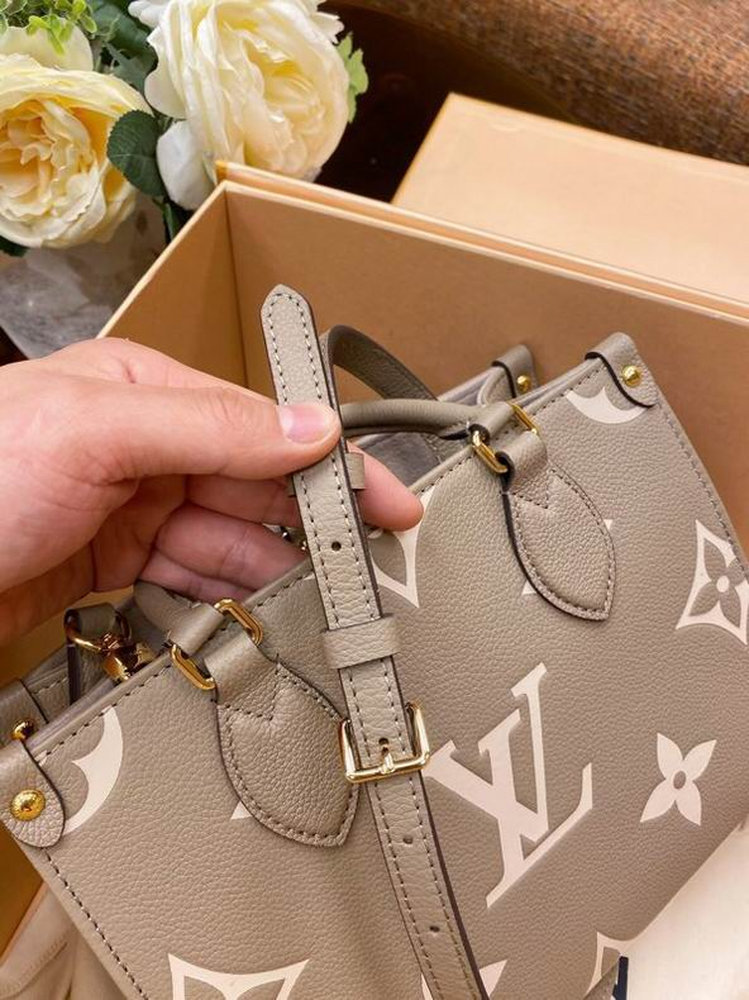 LV OnTheGo PM Bag Bicolor Light-Brown LV OnTheGo PM Bag Bicolor Light-Brown