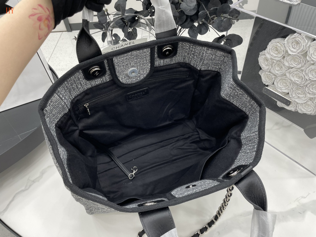 CN Deauville Tote Bag in Raffia Canvas, Black/White for Women CN Deauville Tote Bag in Raffia Canvas, Black/White for Women