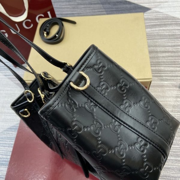 GG Emblem Medium Tote Bag 815214-1 QA