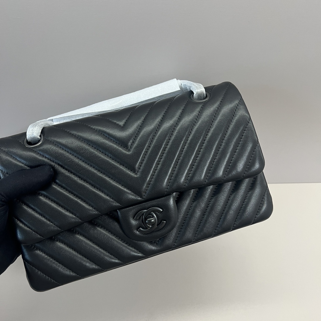 CN Chevron Classic Handbag Black Hardware Black For Women CN Chevron Classic Handbag Black Hardware Black For Women