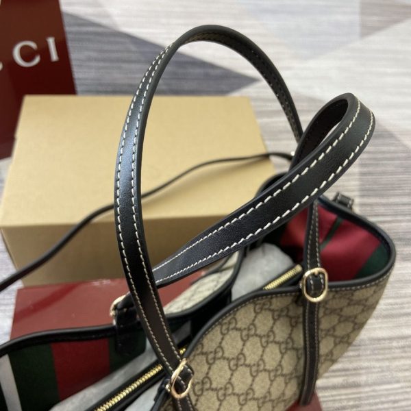 GG Emblem Medium Tote Bag 815214 QA