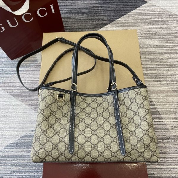 GG Emblem Medium Tote Bag 815214 QA