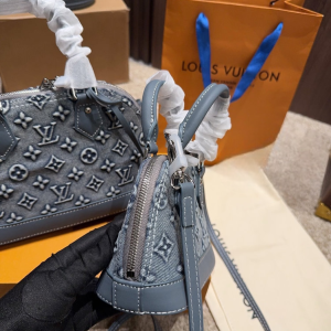 2597f3c2 result Photoroom