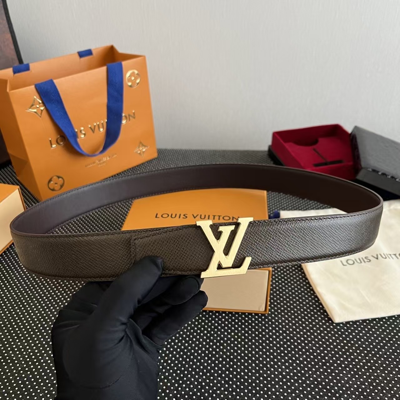 Luxury LV Initiales Belt M28381 Luxury LV Initiales Belt M28381