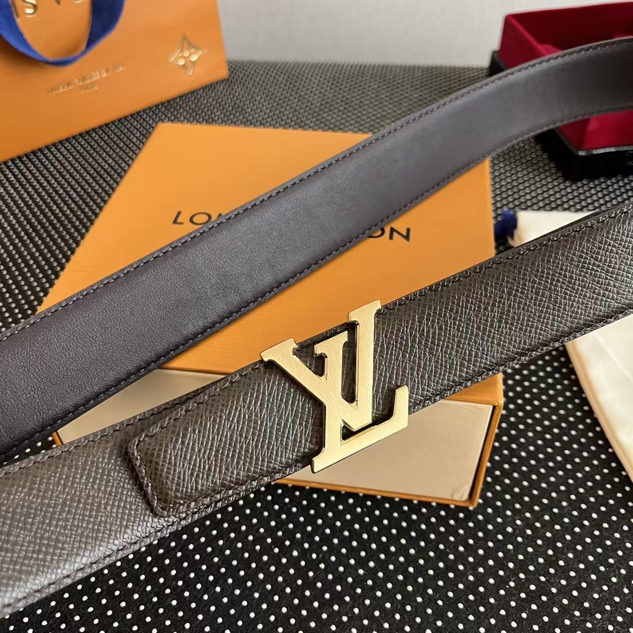Luxury LV Initiales Belt M28381 Luxury LV Initiales Belt M28381