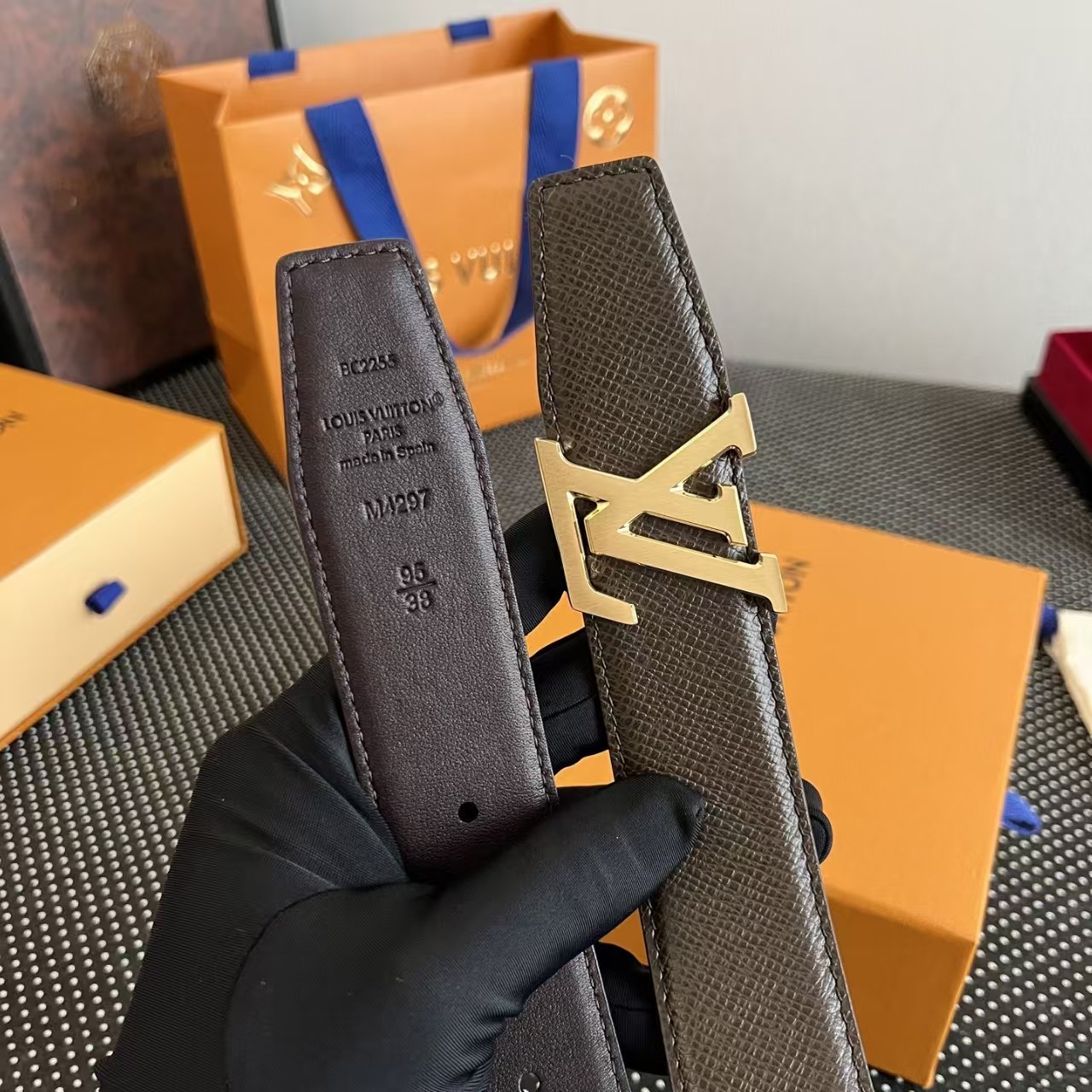 Luxury LV Initiales Belt M28381 Luxury LV Initiales Belt M28381