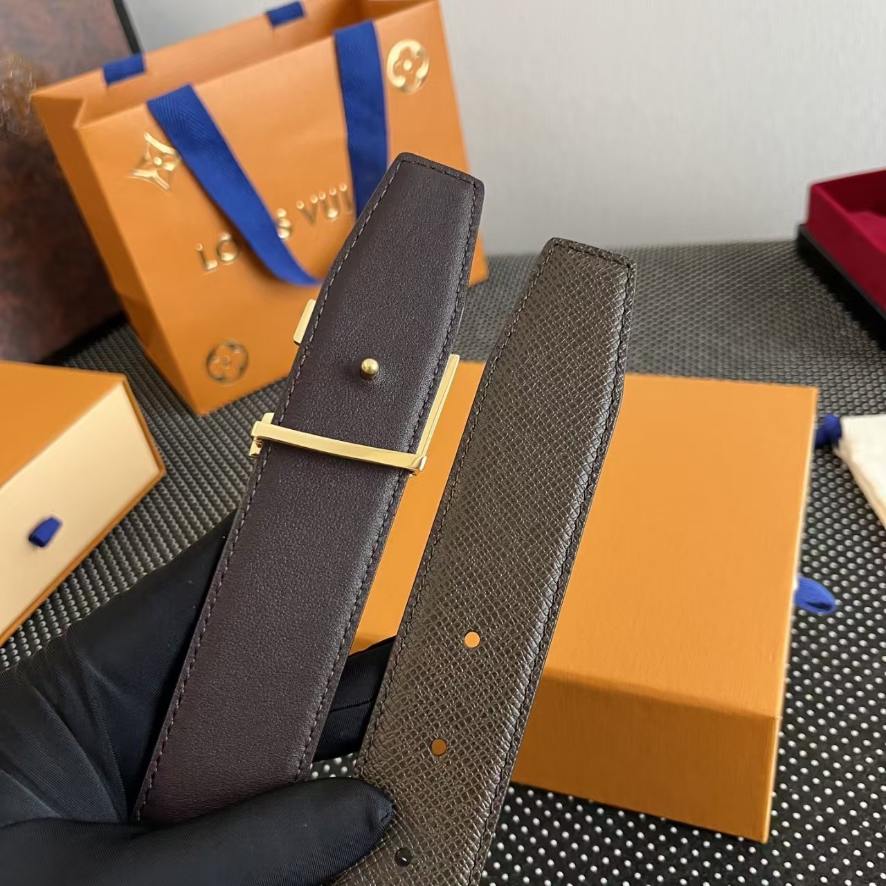 Luxury LV Initiales Belt M28381 Luxury LV Initiales Belt M28381